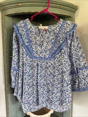 LOFT Blue & White Floral Peasant Blouse